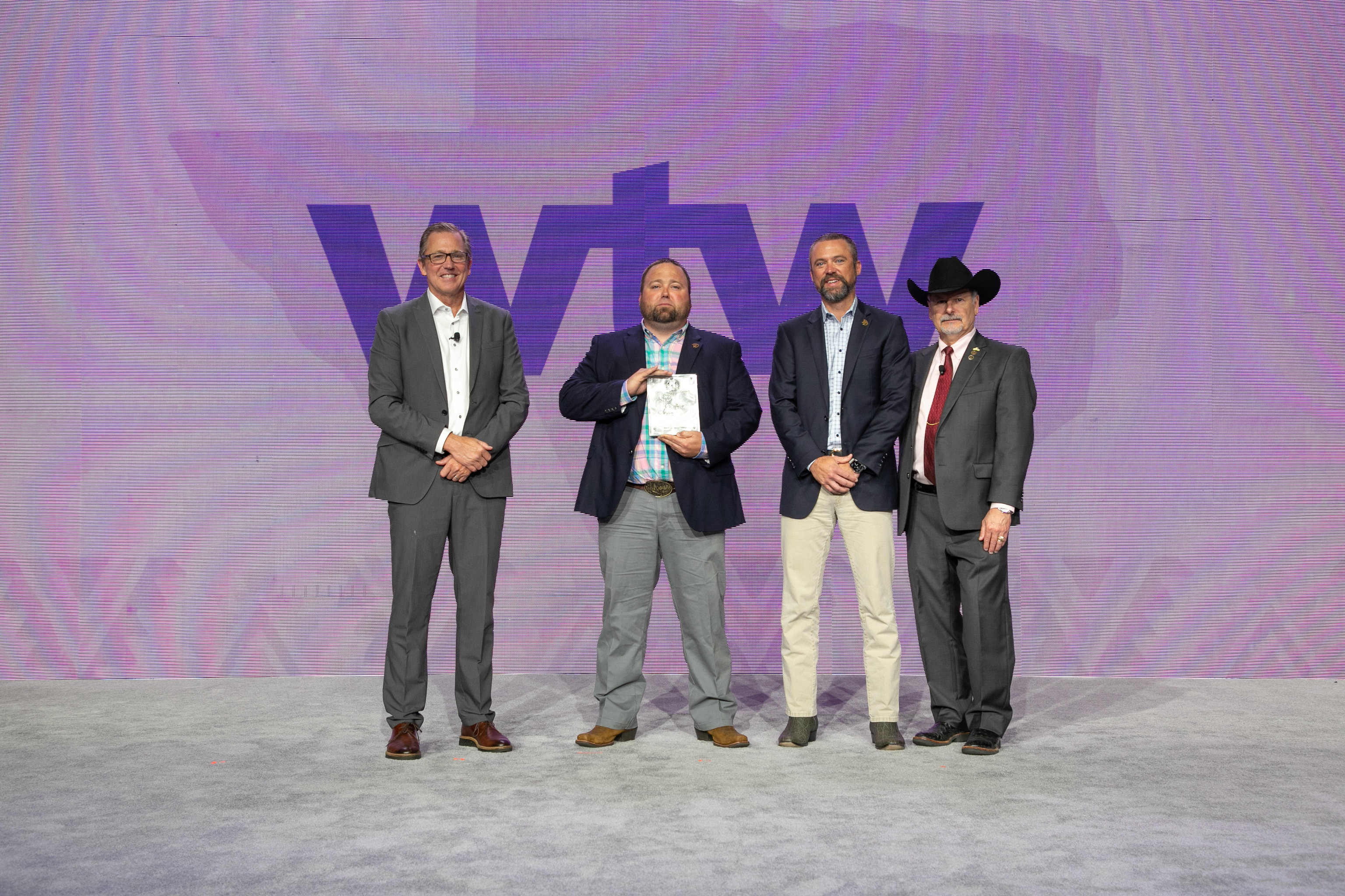 Daniels and Daniels Construction Accepts Award